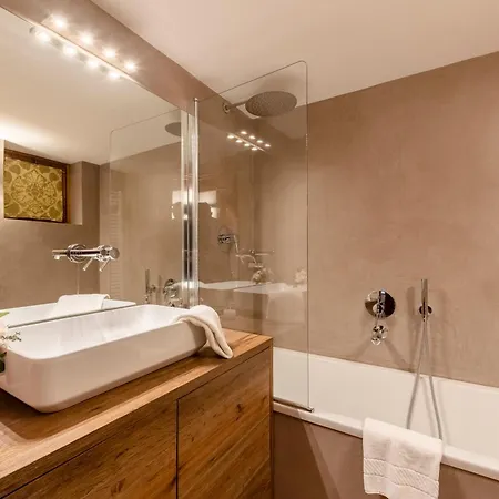 3 Letto Курмайор